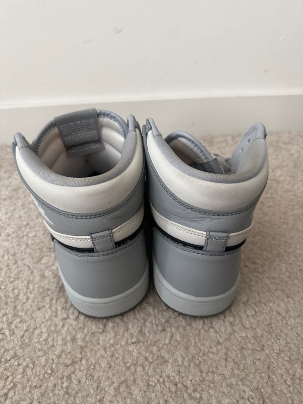 High-Top Sneakers in Grey and White with Monogram Swoosh - Picture 4 of 5